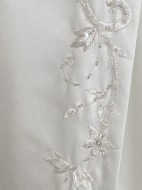 Lily wedding dress size 8/10 - close up of embroidery